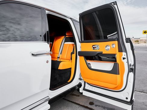 Used 2025 Rolls-Royce Cullinan image 39