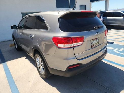 Used 2016 Kia Sorento L FWD image 3