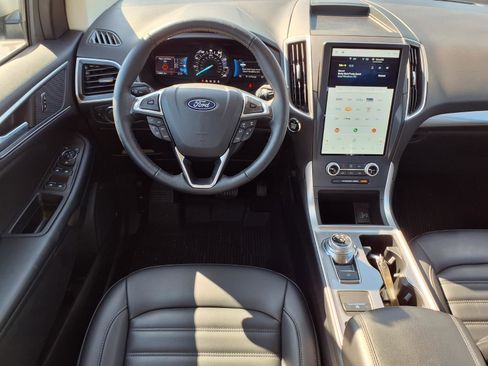 Used 2024 Ford Edge SEL w/ Convenience Package AWD/4WD image 3