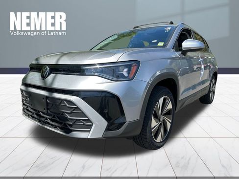 New 2026 Volkswagen Taos SE AWD/4WD image 1