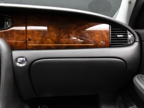 Used 2005 Jaguar XJ8 RWD image 96