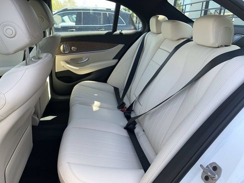 Used 2023 Mercedes-Benz E 350 4MATIC Sedan image 11