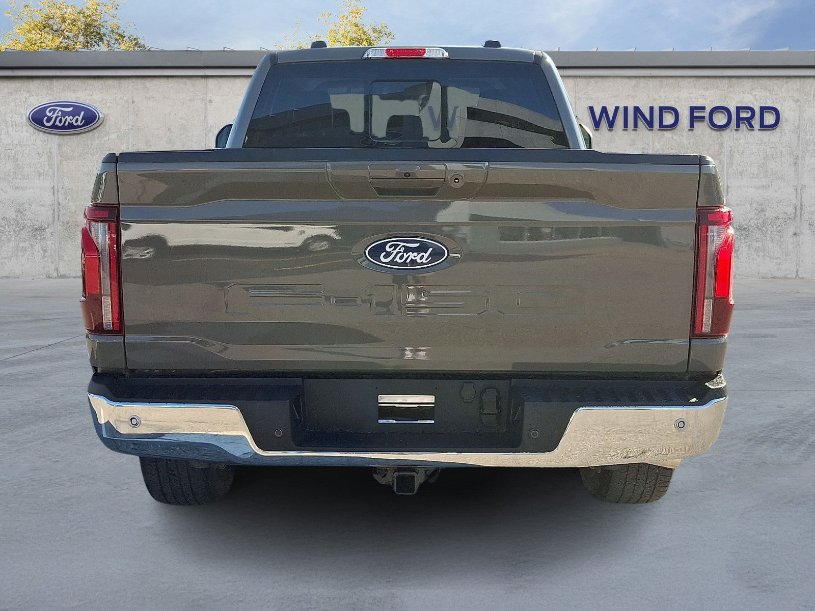 Used 2025 Ford F150 Lariat w/ Equipment Group 501A Mid AWD/4WD image 5