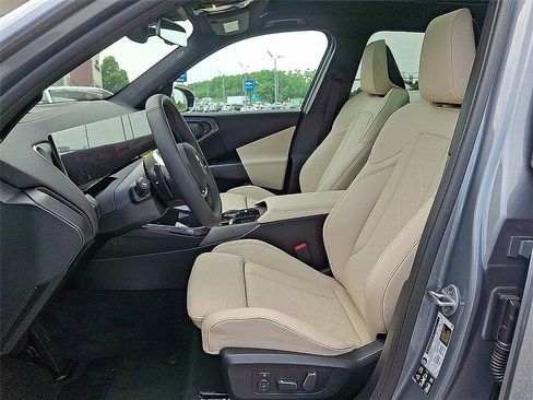 Used 2025 BMW X3 xDrive30i w/ Premium Package image 9