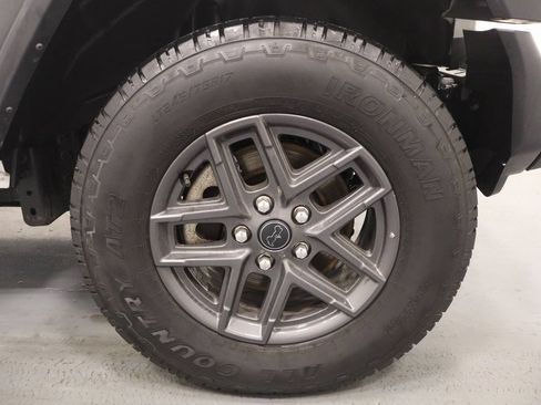 Used 2024 Jeep Wrangler Unlimited Sport AWD/4WD image 28