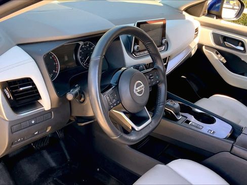 Used 2021 Nissan Rogue SV w/ Premium Package image 15