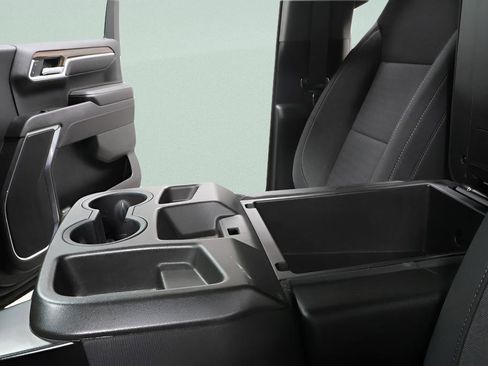 Used 2023 Chevrolet Silverado 1500 LT AWD/4WD image 19
