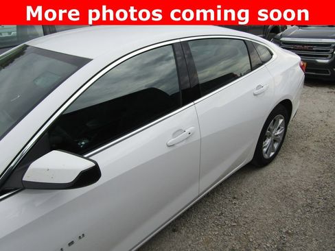 Used 2023 Chevrolet Malibu LT FWD image 2