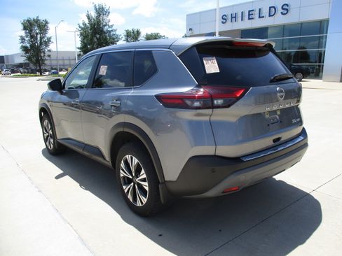 Used 2023 Nissan Rogue SV AWD/4WD image 4