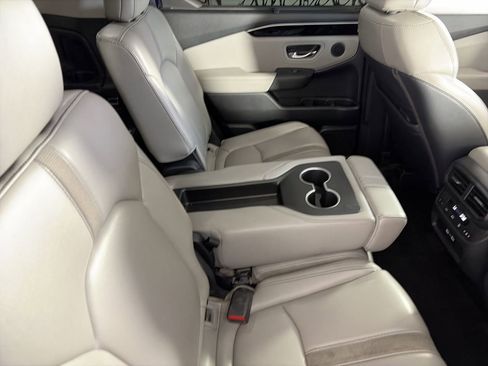 Used 2023 Honda Pilot Touring image 25