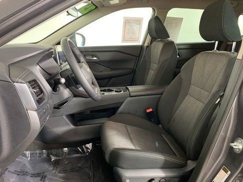 Used 2025 Nissan Rogue SV image 17