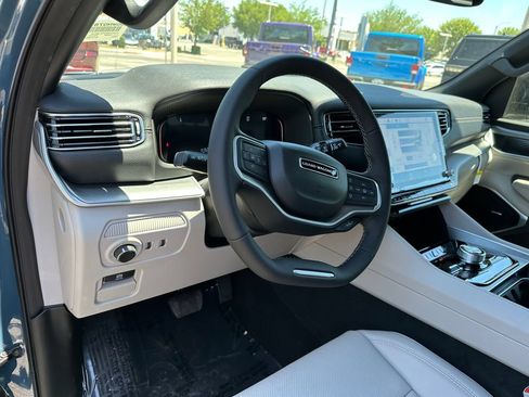 New 2026 Jeep Grand Wagoneer Limited w/ Rear Seat Video Group I AWD/4WD image 21