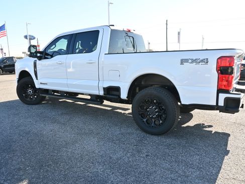 New 2026 Ford F250 Lariat w/ Black Appearance Package image 7