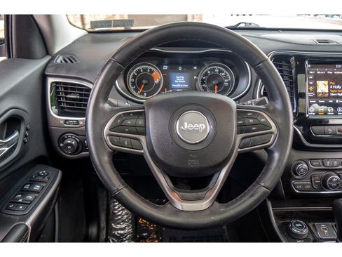 Used 2019 Jeep Cherokee Limited image 21