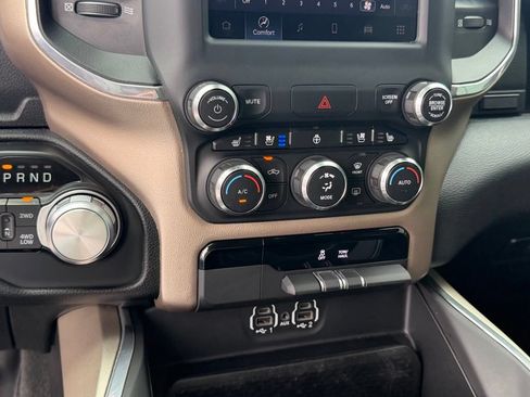 Used 2022 RAM 1500 Laramie AWD/4WD image 23