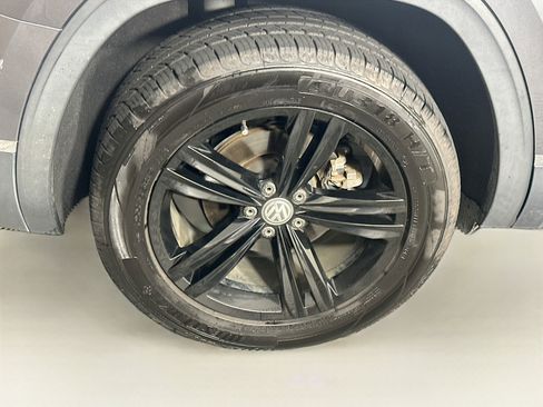 Used 2018 Volkswagen Atlas SEL FWD image 11