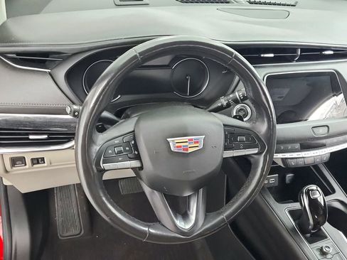 Certified 2023 Cadillac XT4 Premium Luxury w/ Cold Weather Package AWD/4WD image 18