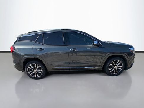 Used 2020 GMC Terrain Denali w/ Denali Premium Package FWD image 10