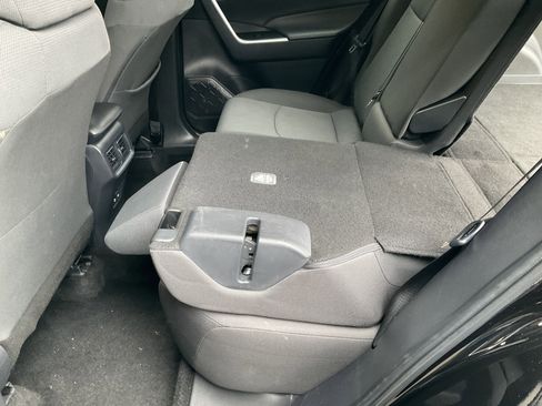 Used 2025 Toyota RAV4 XLE image 36