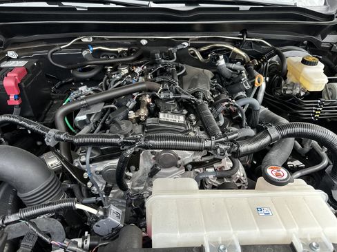 Used 2025 Toyota Tacoma TRD Sport image 10