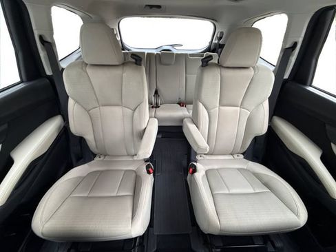 Used 2019 Subaru Ascent Premium w/ Popular Package #3 AWD/4WD image 15