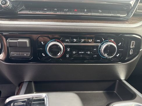 Used 2023 GMC Sierra 1500 Elevation image 21