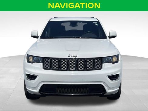 Used 2021 Jeep Grand Cherokee Laredo X AWD/4WD image 3
