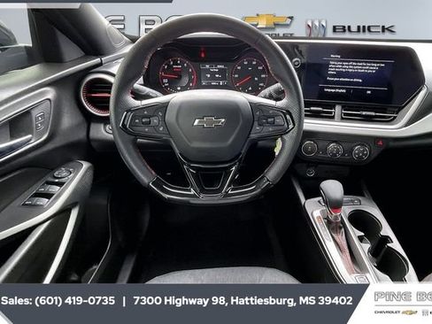 Used 2024 Chevrolet Trax RS w/ Driver Confidence Package image 5