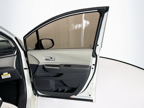 Used 2021 Toyota Sienna XLE w/ XLE Plus Package image 35