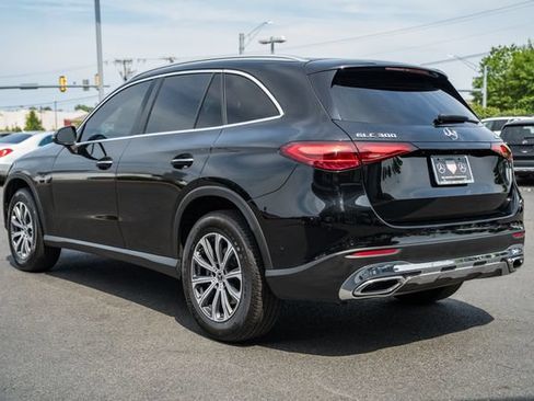 Used 2024 Mercedes-Benz GLC 300 4MATIC image 5