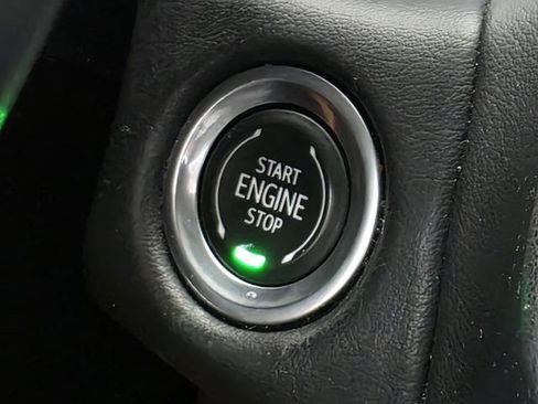 Used 2021 Chevrolet Tahoe Premier AWD/4WD image 37