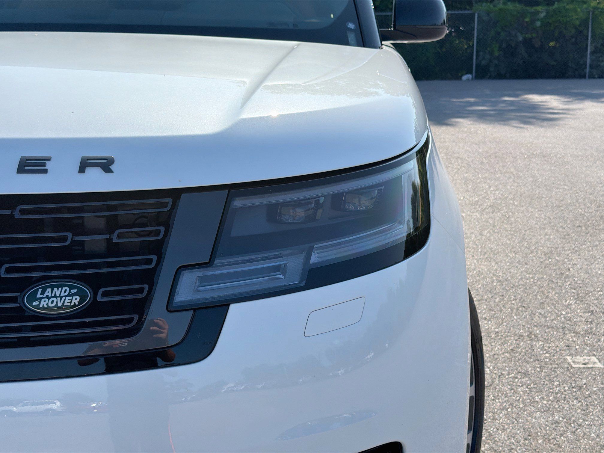 New 2026 Land Rover Range Rover Long Wheelbase SE AWD/4WD image 9