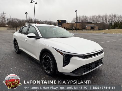 Certified 2025 Kia K4 EX image 7