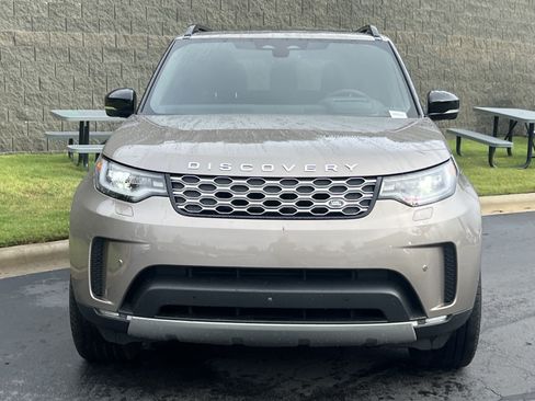 Certified 2025 Land Rover Discovery S AWD/4WD image 10