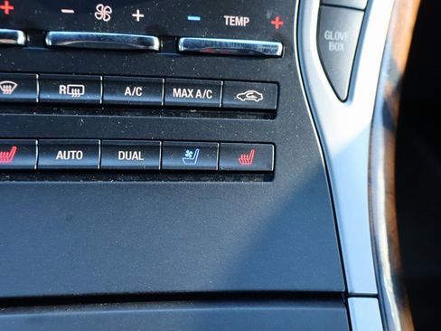 Used 2020 Lincoln Nautilus Reserve image 11