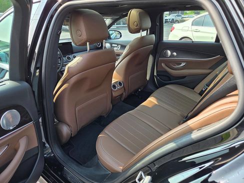 Used 2017 Mercedes-Benz E 400 4MATIC Wagon image 19