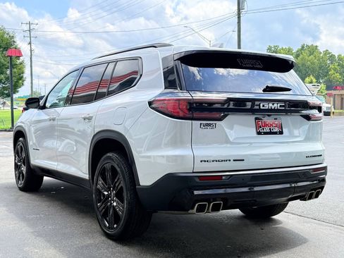 Used 2025 GMC Acadia Elevation w/ Elevation Premium Package AWD/4WD image 5