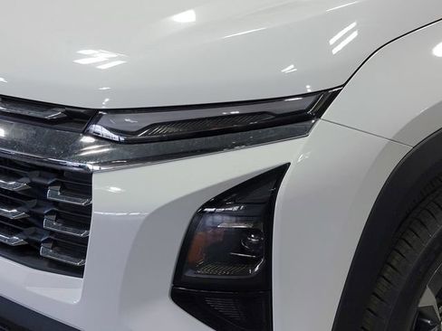 New 2026 Chevrolet Equinox LT FWD image 10