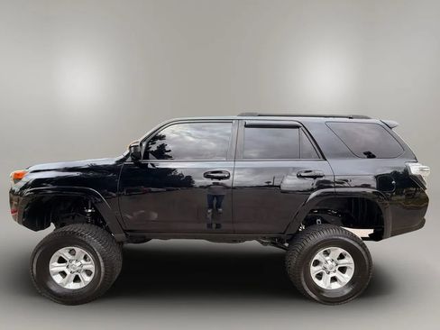 Used 2016 Toyota 4Runner SR5 RWD image 7