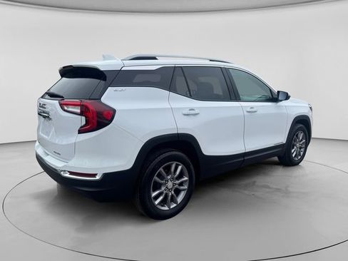 Used 2024 GMC Terrain SLT AWD/4WD image 5