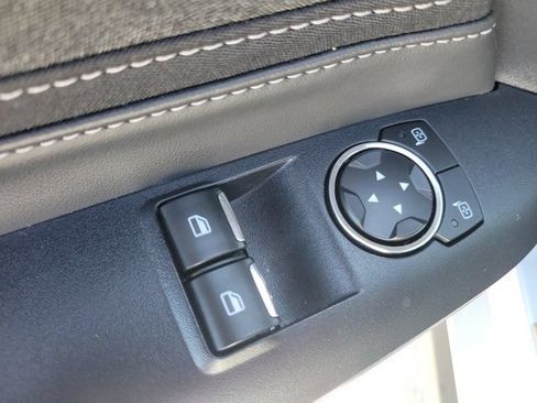 Used 2025 Ford Mustang Coupe RWD image 13