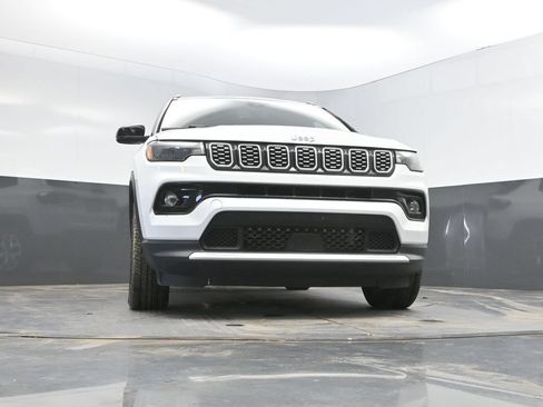 Used 2025 Jeep Compass Limited AWD/4WD image 35
