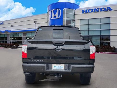 Used 2022 Nissan Titan SV w/ Accessory Utility Package image 5