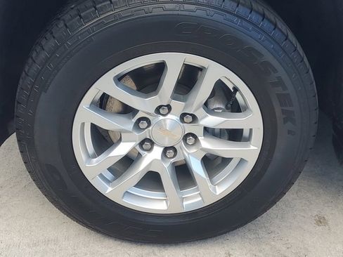 Used 2022 Chevrolet Suburban LS image 5