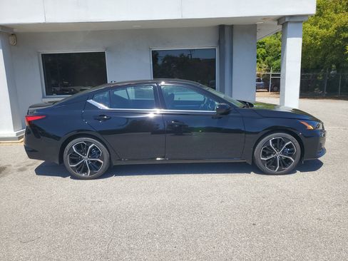 New 2026 Nissan Altima 2.5 SR FWD image 2