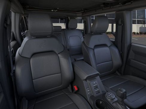 New 2025 Ford Bronco Badlands image 10
