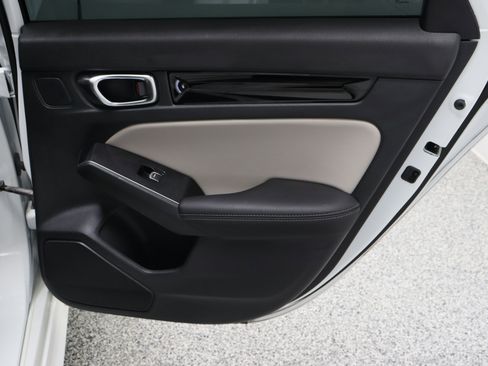 Used 2022 Honda Civic Touring image 34