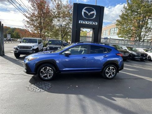 Used 2025 Subaru Crosstrek 2.0i Premium image 5