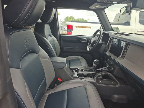 Used 2024 Ford Bronco Outer Banks AWD/4WD image 9