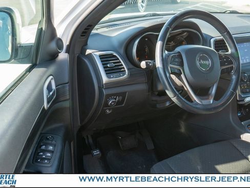 Certified 2020 Jeep Grand Cherokee Laredo image 15